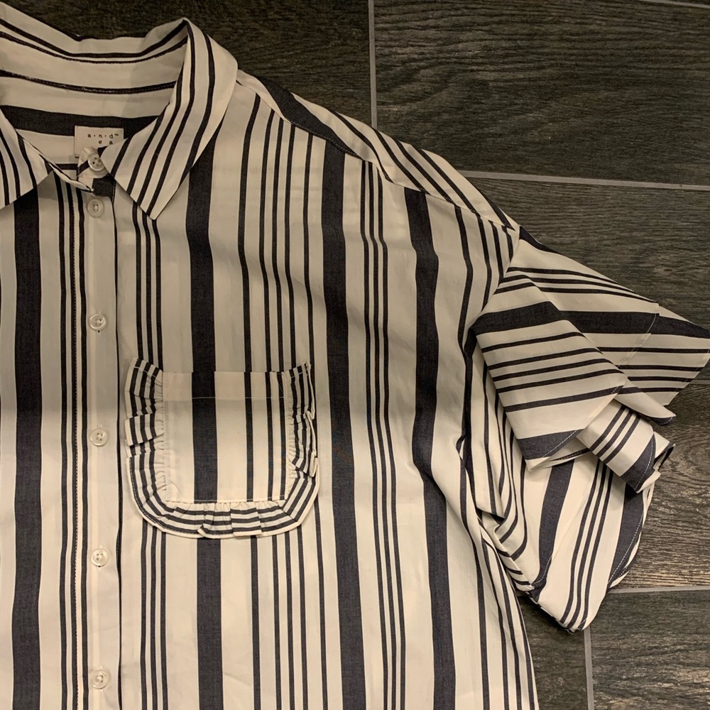 Short Ruffle Sleeve Button Down Shirt